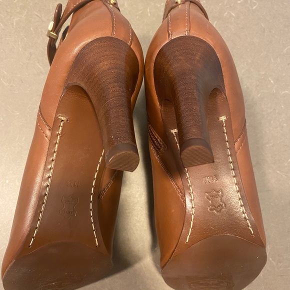 Tory Burch Logo Ankle boots, unboxed, great condition, size 11M - Picture 10 of 14